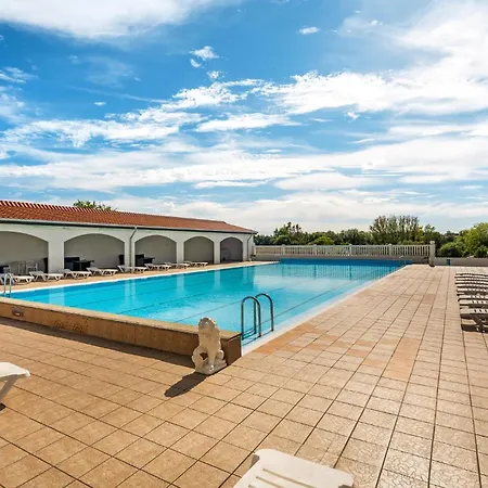 1 Bedroom Amazing In Транекер